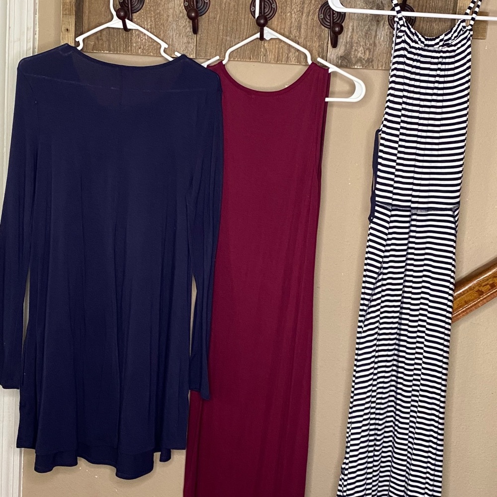 2 loose dresses and 1 body con dress - Picture 3 of 3